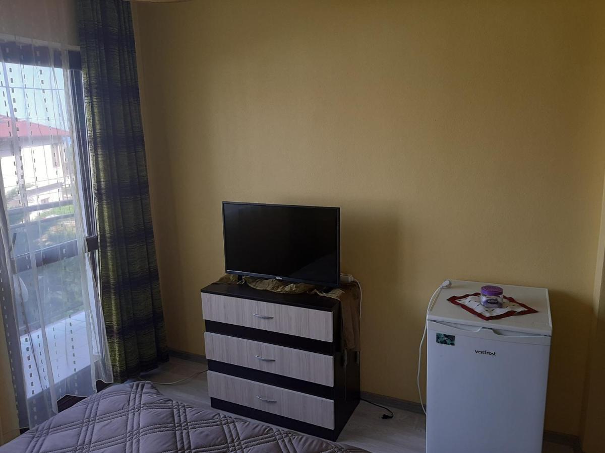 Guest House By The Captain Warna Exterior foto