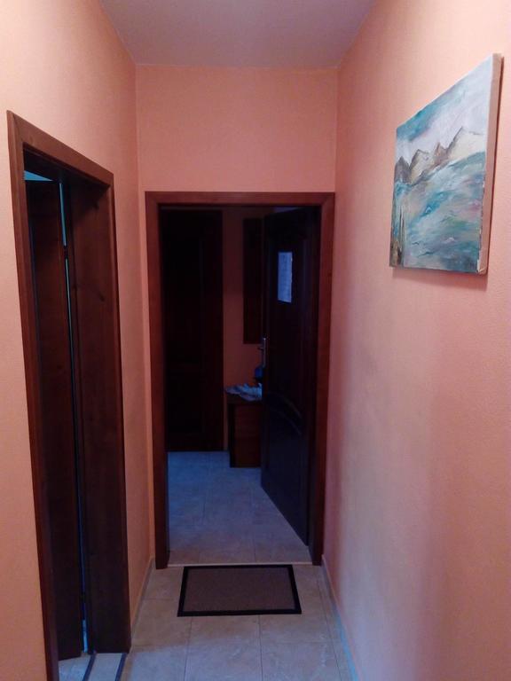 Guest House By The Captain Warna Exterior foto